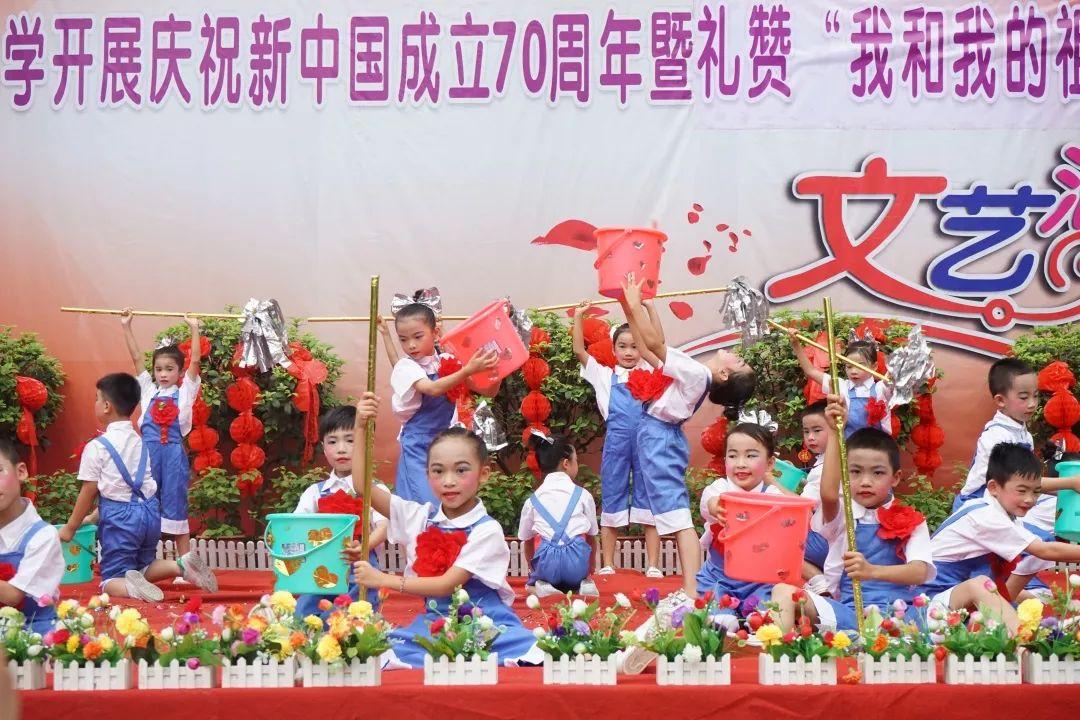 《逆水寒》手游惊现鬼才设计师,用染色复刻CHANEL风格!